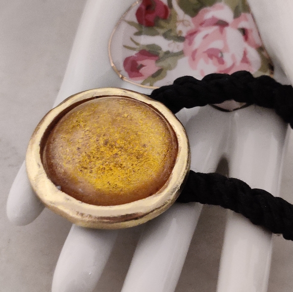 Rare Biche de Bere Poured Glass Hair Accessory - Picture 8 of 15